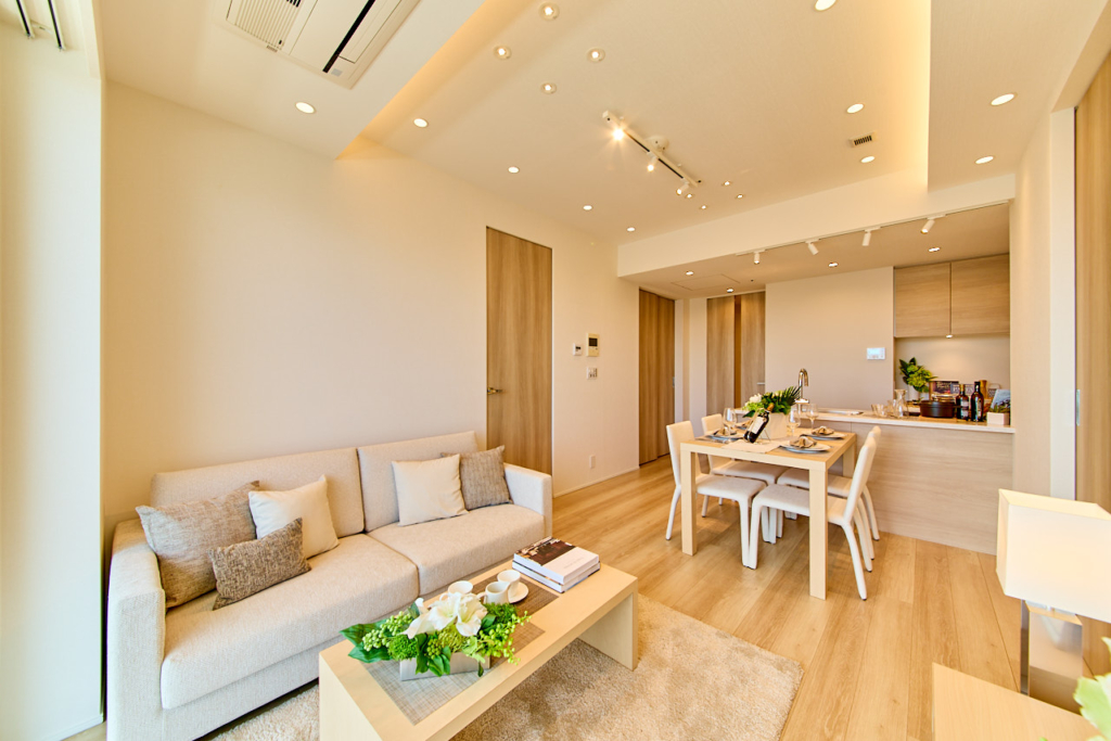 【ザ・パークハウス晴海タワーズ クロノレジデンス】東京湾を臨む潮風を感じられる邸宅晴海の美しく洗練されたレジデンス