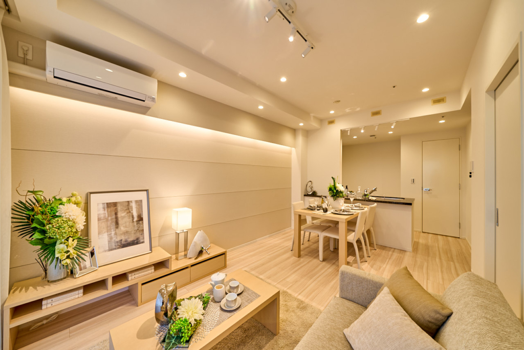 【シティタワーズ東京ベイ セントラルタワー】 高層30階から望む、ベイエリアの息吹と光の交響曲 －湾岸の開放感に包まれ、都市の躍動と水辺の静謐が交差する住まい－