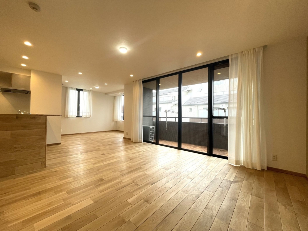 【ホームズ羽根木】世田谷の穏やかな佇まい－緑豊かな街並みで四季を愉しむ－